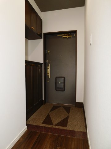 名古屋市北区上飯田南町２丁目の中古マンションの玄関|◇玄関◇　　広い玄関ホール　収納完備で玄関がスッキリと片付きます♪