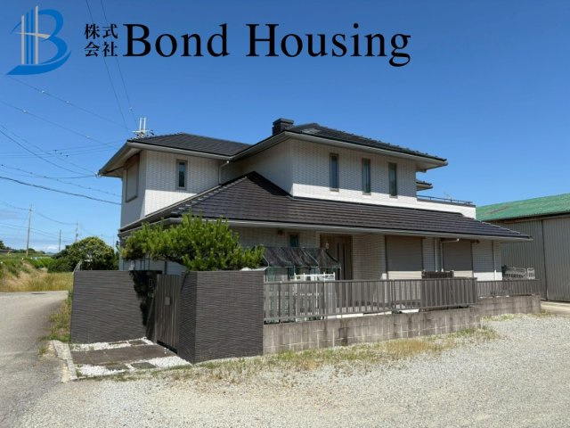 ゆとりのある6SLDK　平成24年築　岩岡町野中　良質戸建の外観