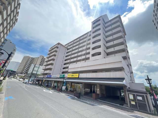 守山アーバンライフ　天然木フルリノベーションの外観