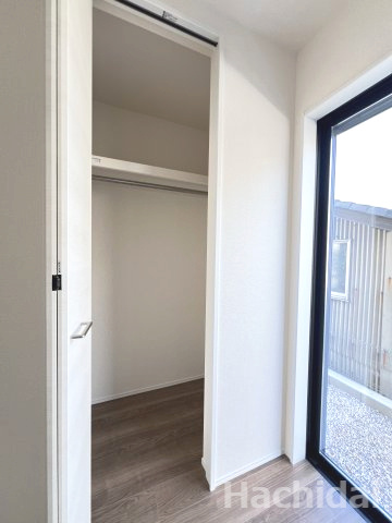 高浜市田戸町2丁目　新築一戸建の収納|１階洋室クローゼット