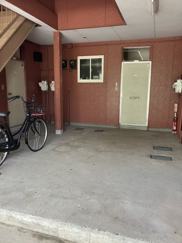 コーポアザレアⅢの駐車場