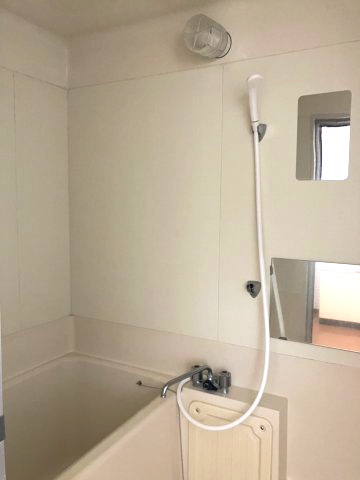 コーポアザレアⅢの浴室