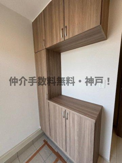 【玄関】 | 神戸市垂水区桃山台6丁目　新築戸建1号棟　仲介手数料無料！ | きれいな玄関です