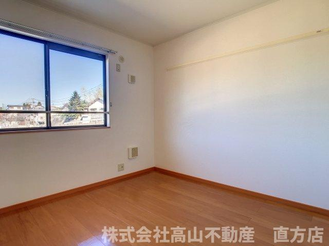 直方市大字上新入のアパートの居間・リビング