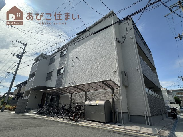 ピレーネ照ヶ丘の外観