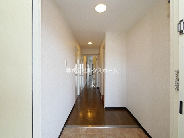 ルノン茨木の玄関