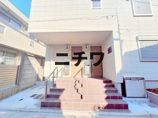 East Maison Ⅱのエントランス|★２世帯のみの賃貸です★