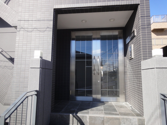 A・Grayish宝塚のエントランス|落ち着いたエントランスです