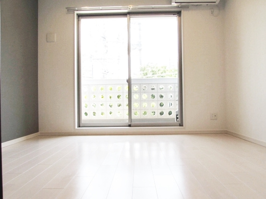 A・Grayish宝塚の居間・リビング|ゆったり過ごせる居間です