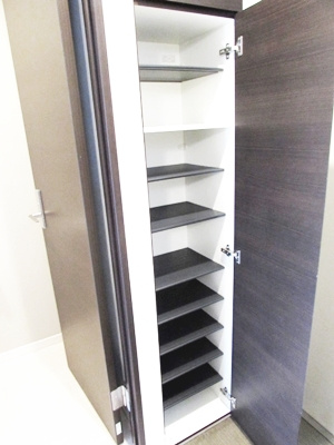 A・Grayish宝塚の収納|大きなスペースがあり、収納には困りません