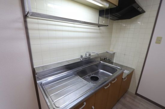 鳥山マンションⅢのキッチン|きれいなキッチンです