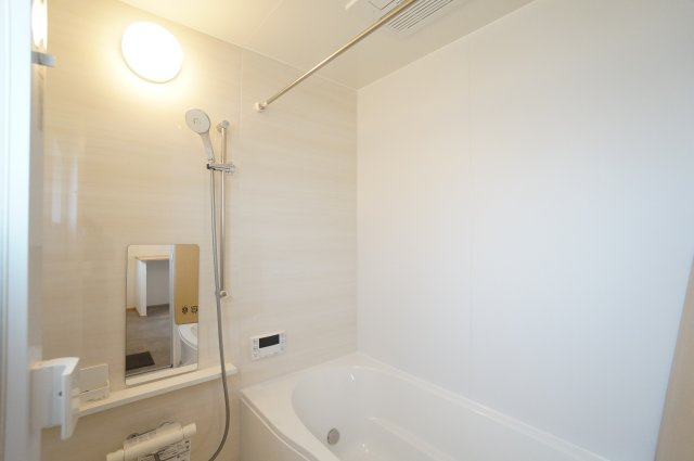 常滑市錦町3丁目　6号棟の浴室|日々の疲れをいやすお風呂だからこそ様々な水圧が楽しめる「エコアクアシャワーSPA」や美容を意識した「うるつや浄水」を兼ね備えた浴室！お手入れもしやすい創りになってます♪