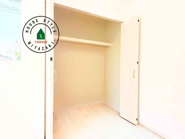 宮崎市生目台西一丁目第1-2棟（A号棟）の内観：施工例|収納には困りません。