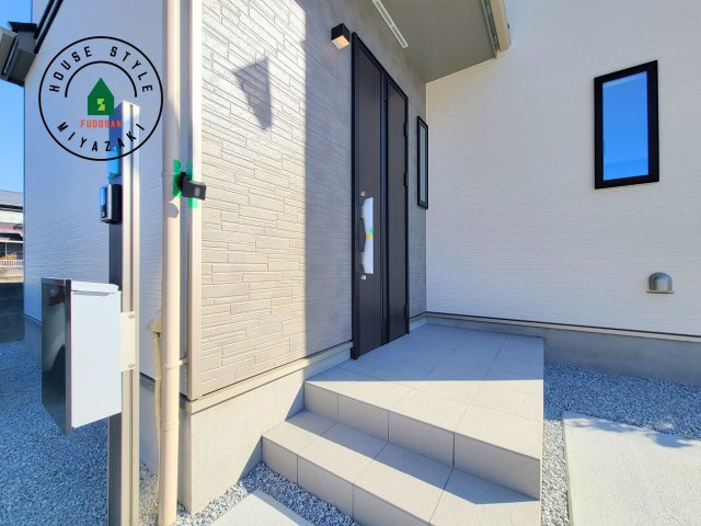 宮崎市生目台西一丁目第1-2棟（A号棟）の外観：施工例|おでかけの時も帰った時も、「我が家」を最初に感じでもらえる素敵な空間に。