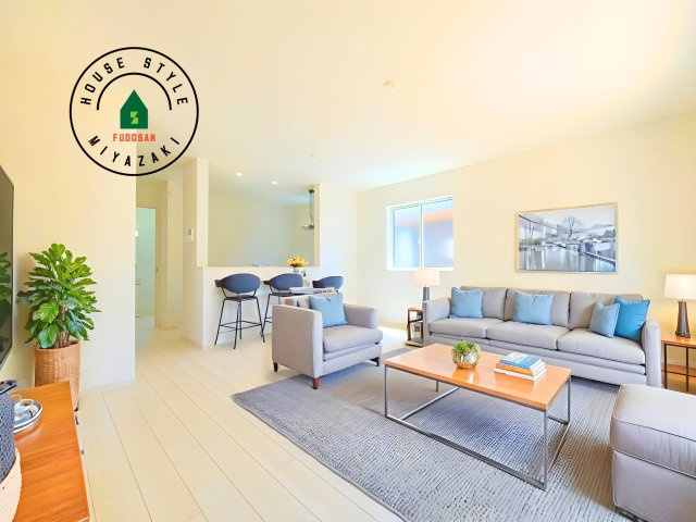 宮崎市生目台西一丁目第1-2棟（B号棟）の内観：施工例|明るく開放的なリビングダイニングは豊かな陽光が注ぎ込み、やすらぎの空間を演出してくれます。ご家族で楽しいひとときをお過ごし下さい。※家具はCGを合成したものです。