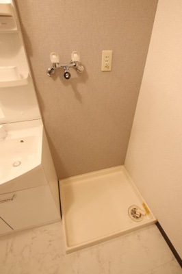 【設備】 | エスポアール岩根 | 室内洗濯機置場