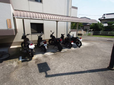【その他共用部分】 | エスポアール岩根 | バイク置場