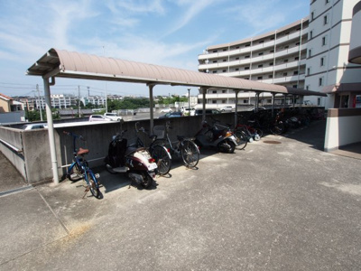 【その他共用部分】 | エスポアール岩根 | 駐輪場