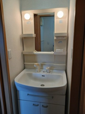 【洗面所】 | パラッツオ　雲雀 | コンパクトで使いやすい洗面所