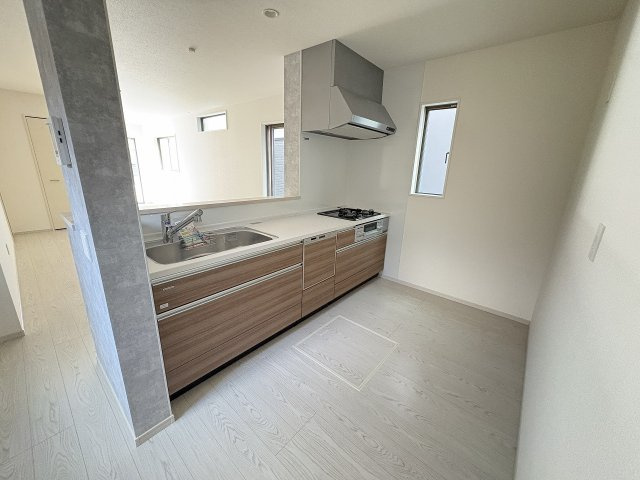 【キッチン】 | 福岡市南区弥永2丁目2期　2号棟（全2棟）【仲介手数料無料・0円】 | 現地写真。
