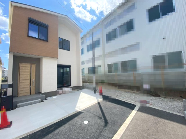 【成約済】京都市右京区西京極畑田町の前面道路含む現地写真|スーパー・コンビニ等お買い物施設が充実しております！