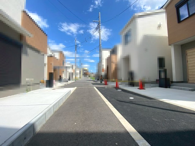 【成約済】京都市右京区西京極畑田町の前面道路含む現地写真|小学校：徒歩約4分＆中学校：徒歩約6分で、お子様の通学も安心です♪