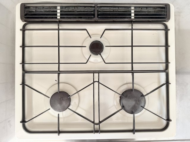 プレシアスタウン和地山公園のその他|三口ガスコンロでお料理も楽しいです！