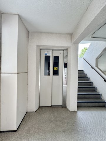 プレシアスタウン和地山公園のその他|エレベーター
