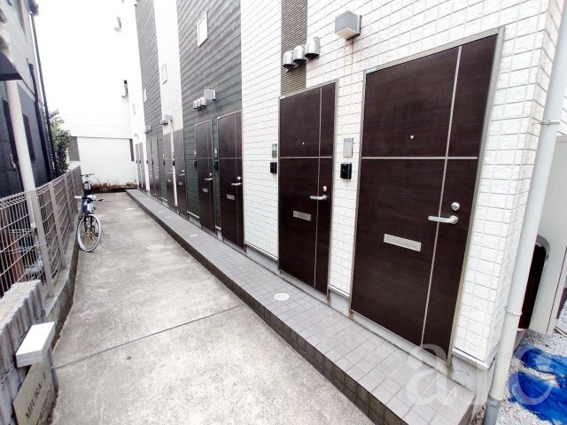 新宿区上落合２丁目のアパートのロビー