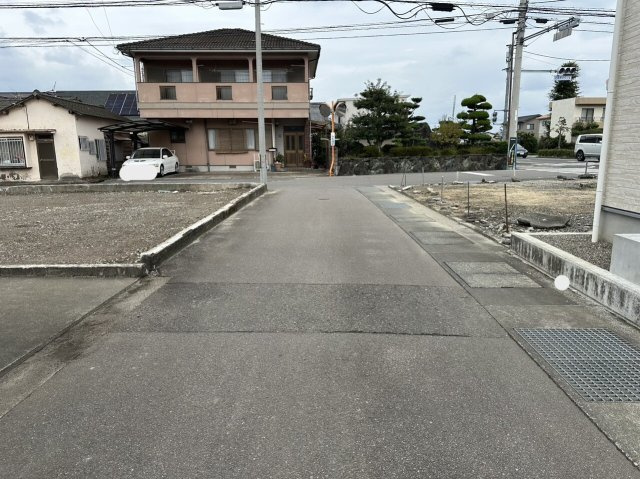 庄内町5丁目　売土地の前面道路含む現地写真