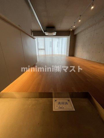 Alegria Residence Utsubo Parkの玄関