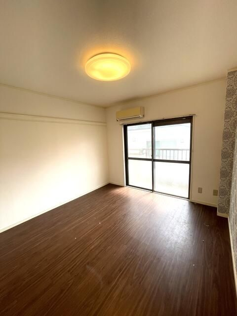 テラストークの居間・リビング