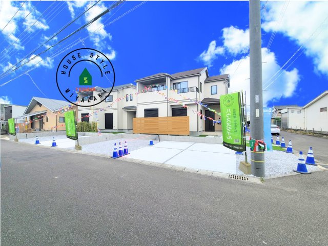 児湯郡北高鍋第1-2棟（B号棟）の前面道路含む現地写真|見学の時間などお気軽にお問い合わせ下さい。