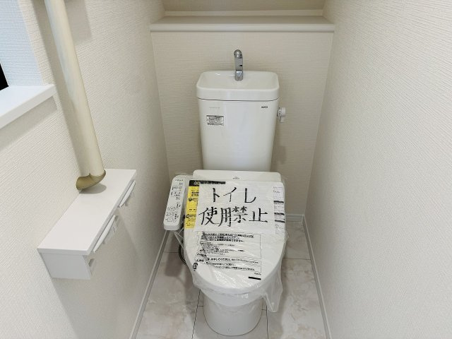 八王子市　上壱分方町　新築一戸建てのトイレ|～暖房温水洗浄機能付きトイレ　冬場は特に嬉しい機能ですね～