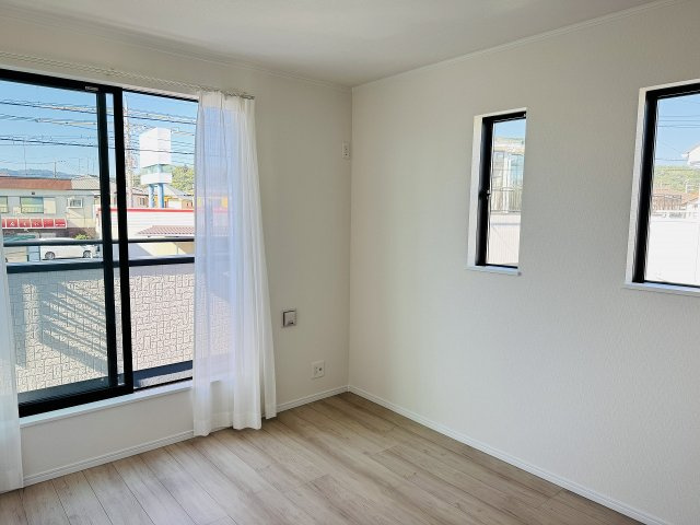 八王子市　上壱分方町　新築一戸建ての寝室|～2階バルコニーに面している6.0帖の主寝室です～