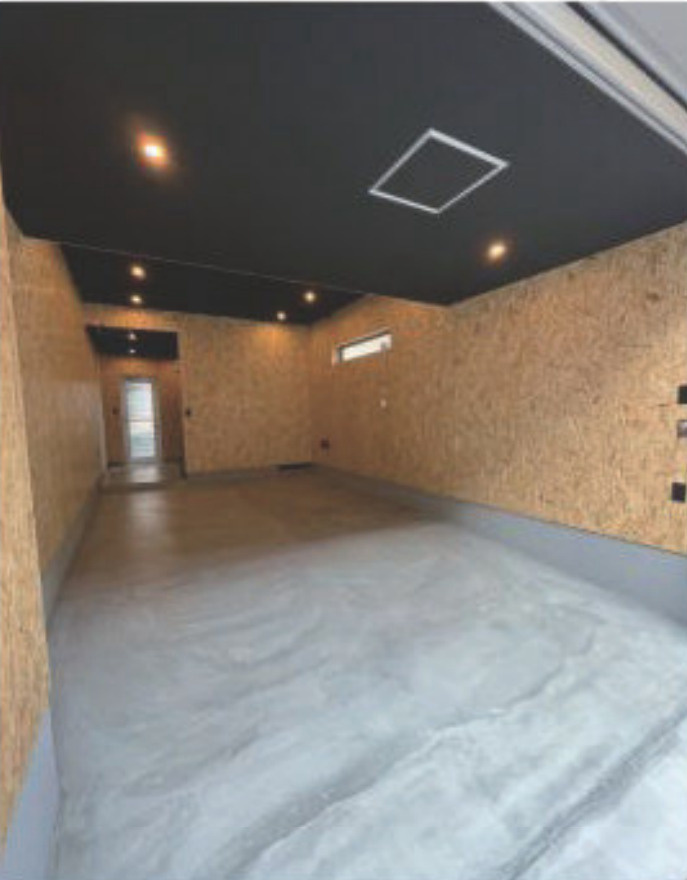 東大阪市若草町　ガレージハウスの駐車場