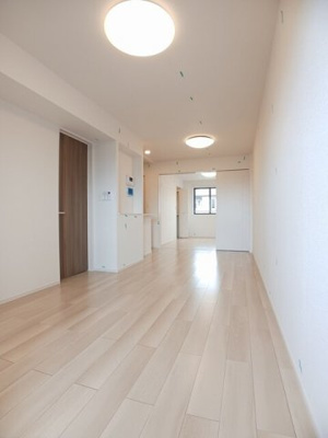 【居間・リビング】 | アルケイディアⅠ | こちらの居間で趣味の時間をお楽しみください