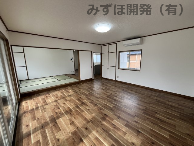 山形市下条町2丁目の居間・リビング|1/12撮影　2階居間・リビング
