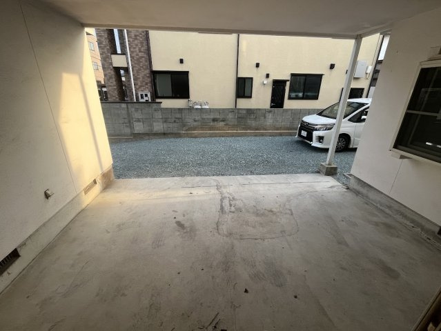 山形市下条町2丁目の庭|12/21撮影
軒下スペースの活用方法は何にしようかな？駐車場？物干し？ドックラン？