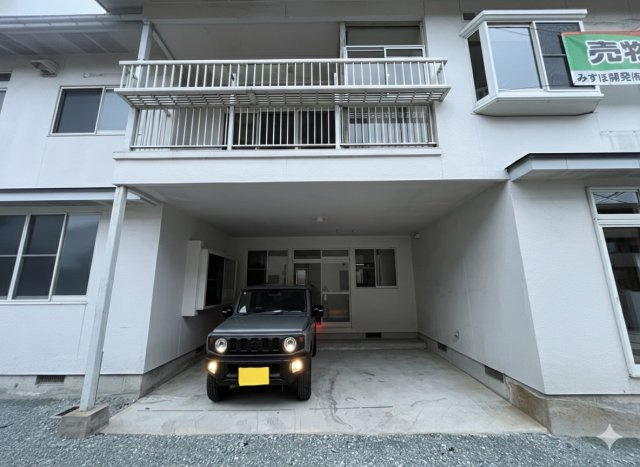 山形市下条町2丁目の駐車場|しかも２台分！
軽自動車、コンパクトカークラスのサイズなら2台駐車可能！
