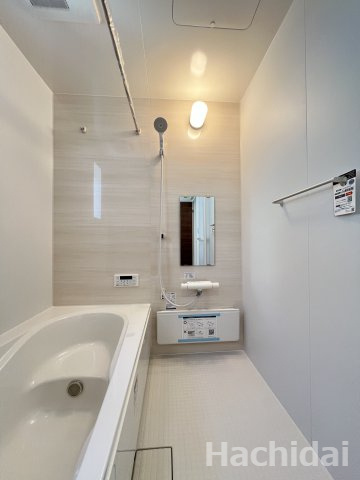 高浜市田戸町2丁目　新築一戸建の浴室|家族みんなで入浴できる広々とした浴室。浴室暖房乾燥機もついているので寒い時期や雨が続いた時など便利です