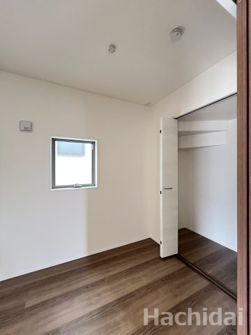 高浜市田戸町2丁目　新築一戸建の洋室|１階洋室は小さいお子様の遊び場や夫婦の寝室としても使い勝手がいいです。