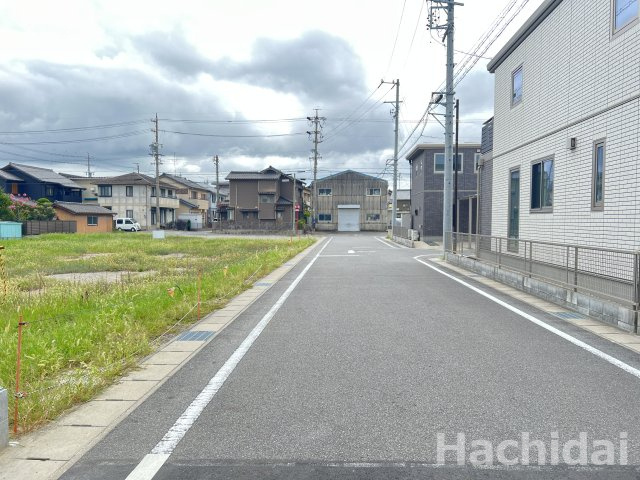 高浜市田戸町2丁目　新築一戸建の前面道路含む現地写真