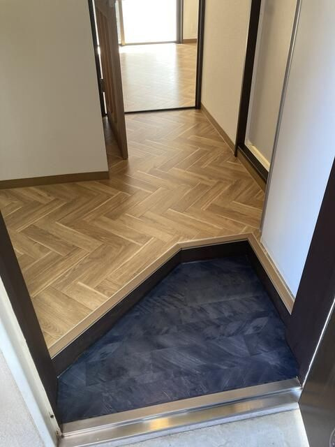 グローバルニシキの玄関