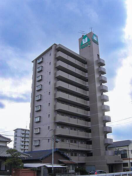 オリエンタル折尾の外観