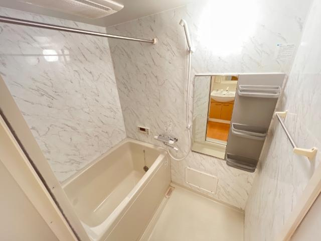 どんどんハウスⅡの浴室|バス