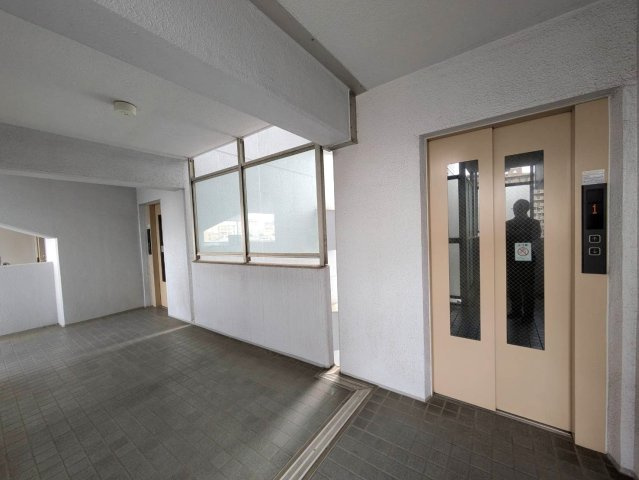 サーパス東古松のその他共用部分|◆エレベーター2基ございます。