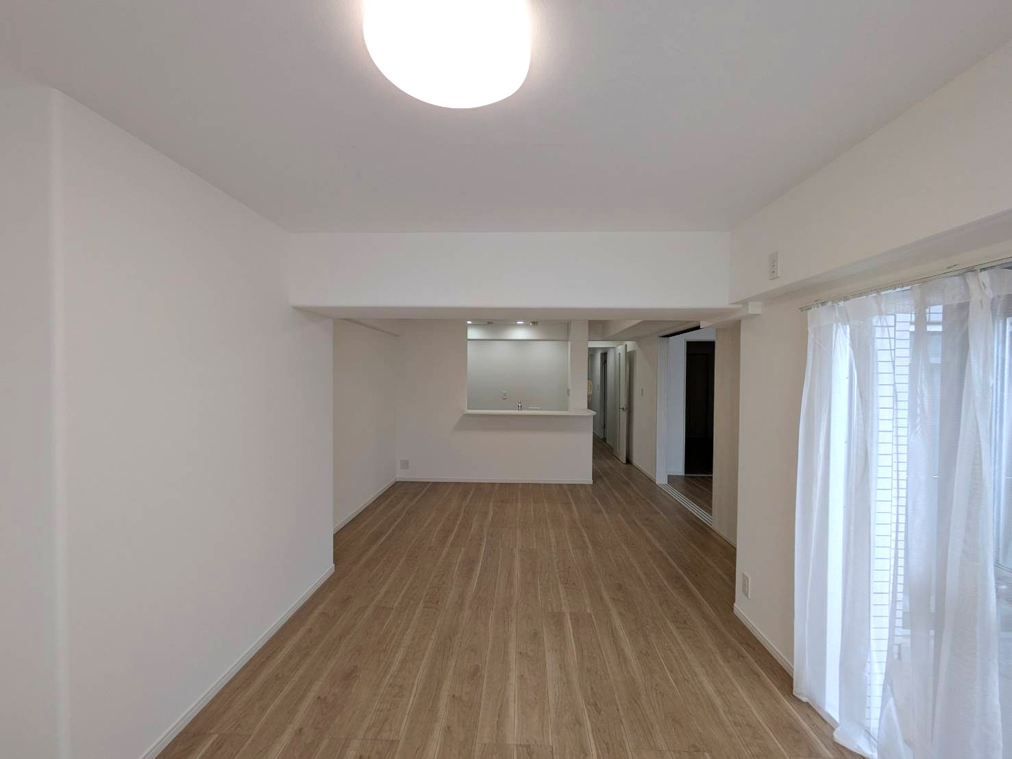 サーパス東古松の居間・リビング|◆LDK17.4畳の様子です。