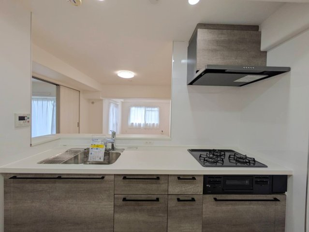 サーパス東古松のキッチン|◆キッチンの様子です。