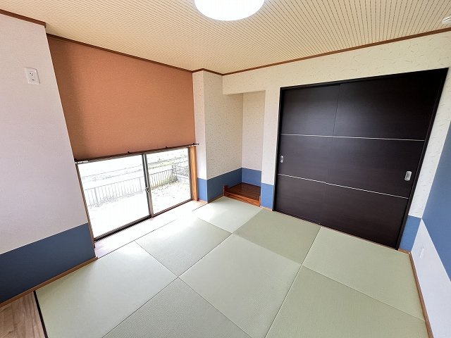 筑西市関本上の和室|陽当たりの良い和室は、客間やお子さまのお昼寝スペースにも◎落ち着いた雰囲気でほっとくつろげます♪